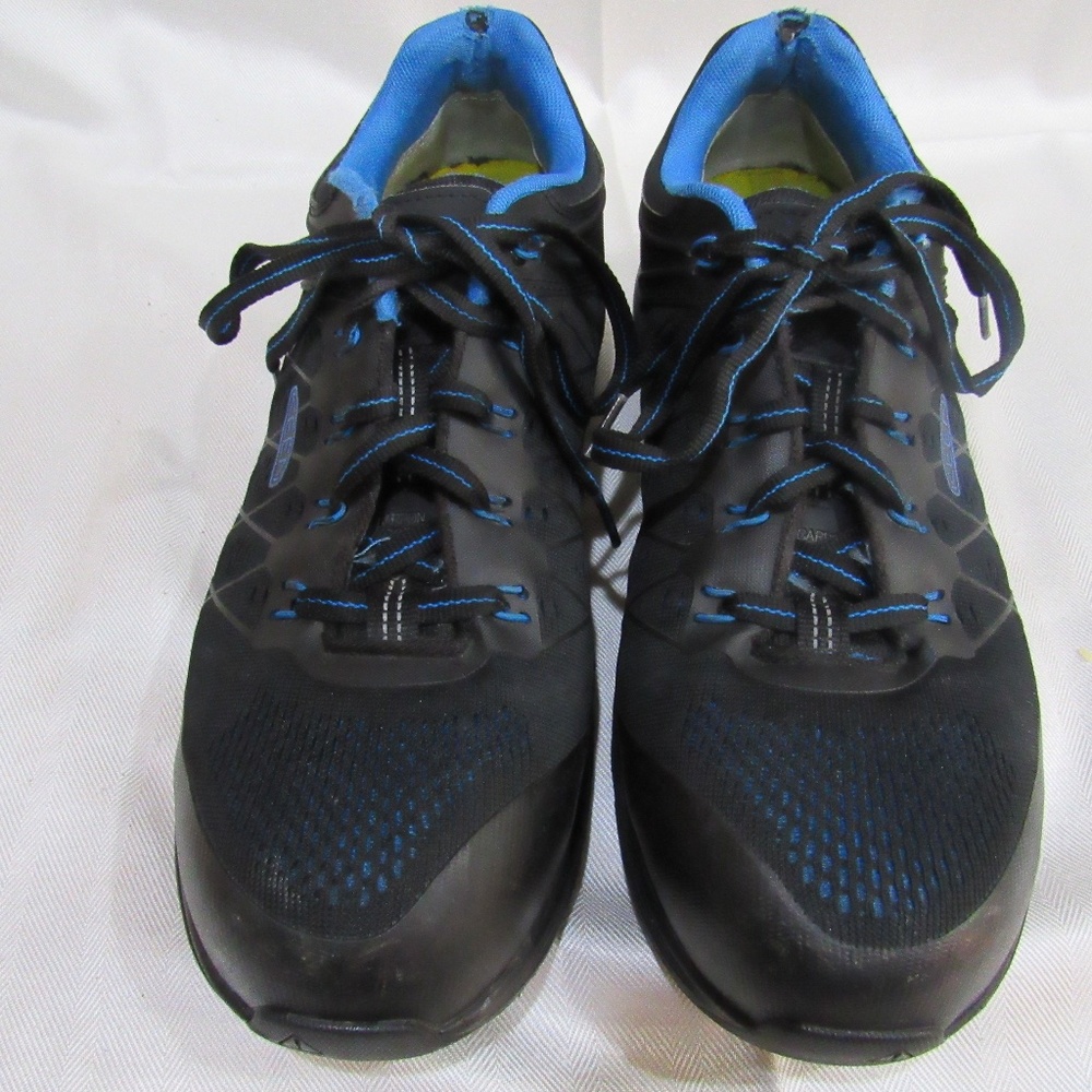 Keen Men's steel toed work shoes